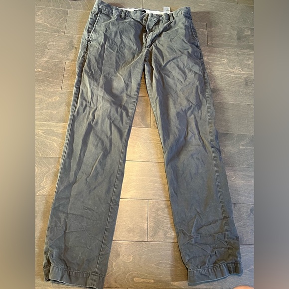 Banana Republic Men’s Chino - Picture 1 of 3